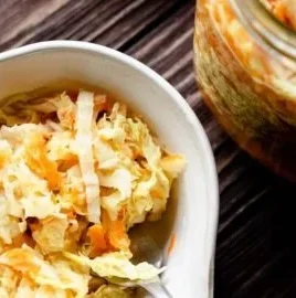 Bowl of easy pickled cabbage with vibrant colors and fresh ingredients