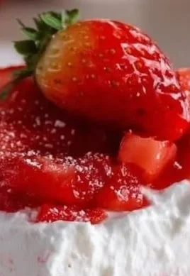 No Bake Strawberry Lasagna dessert with layers of strawberries and cream