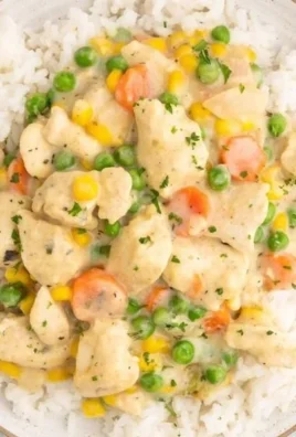 High protein crustless chicken pot pie with vegetables and spices