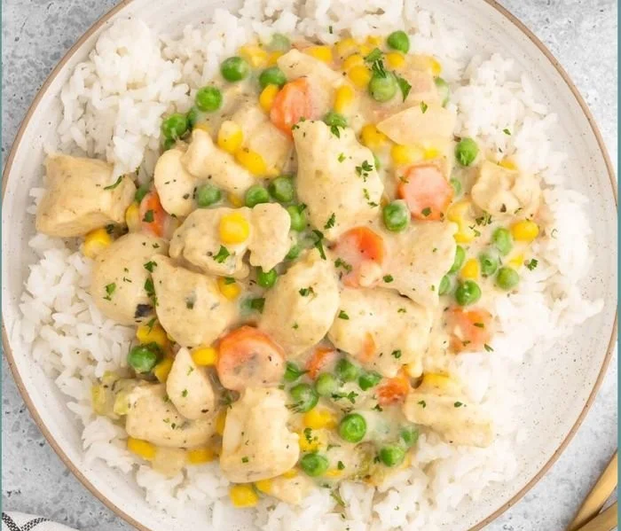 High protein crustless chicken pot pie with vegetables and spices