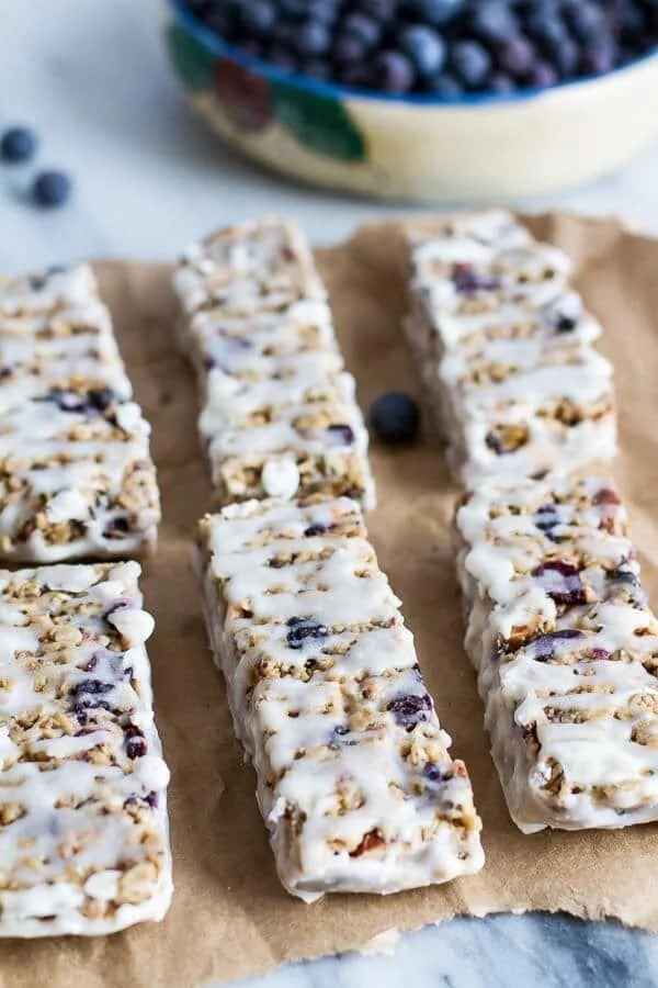 Blueberry vanilla Greek yogurt granola bars packed with flavor and nutrition