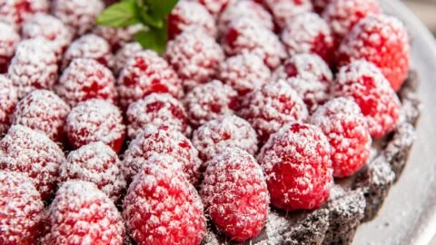 Easy chocolate raspberry tart with rich chocolate and fresh raspberries