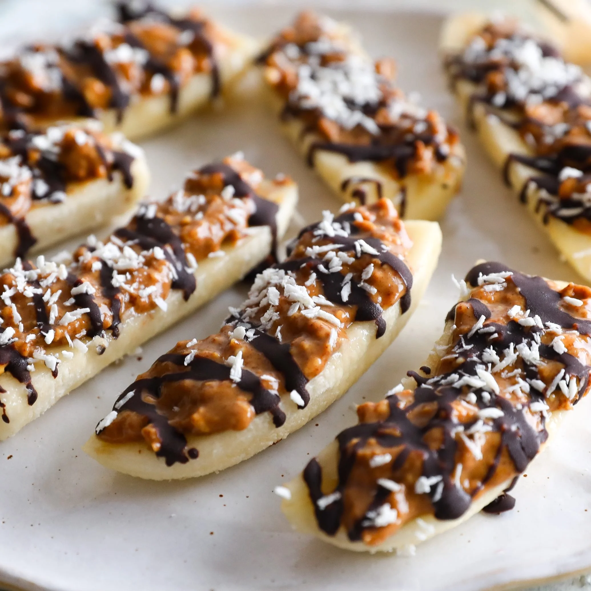 Frozen banana snacks ready to be enjoyed as a healthy dessert option.
