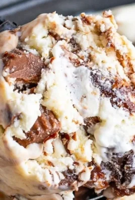 No Churn Moose Tracks Ice Cream with fudge and peanut butter cups