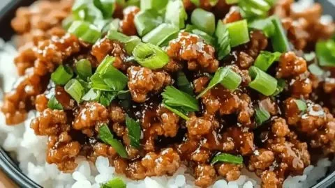 Honey garlic ground turkey in a skillet with veggies, ready in 25 minutes